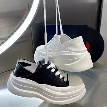 Кожаные повседневные кроссовки на плоской подошве Белые женские туфли на платформе 2023 Модная Массивная Роскошная дизайнерская спортивная обувь для тенниса для девочек